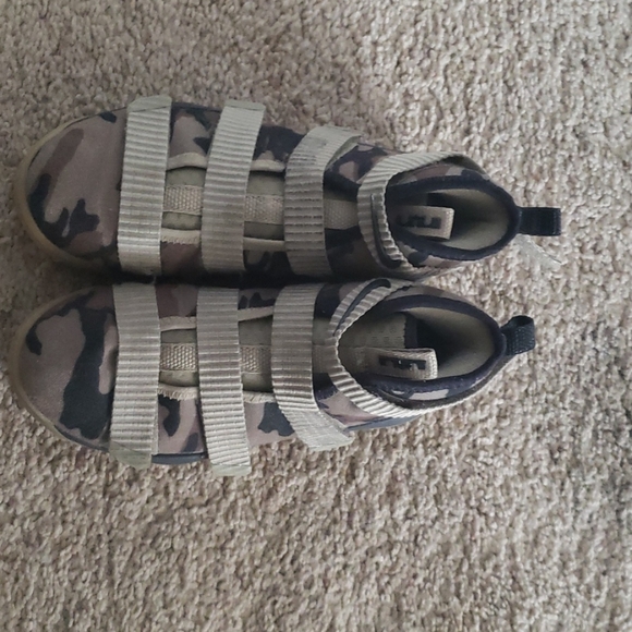 Nike lebron soldier11 camo - Picture 2 of 3